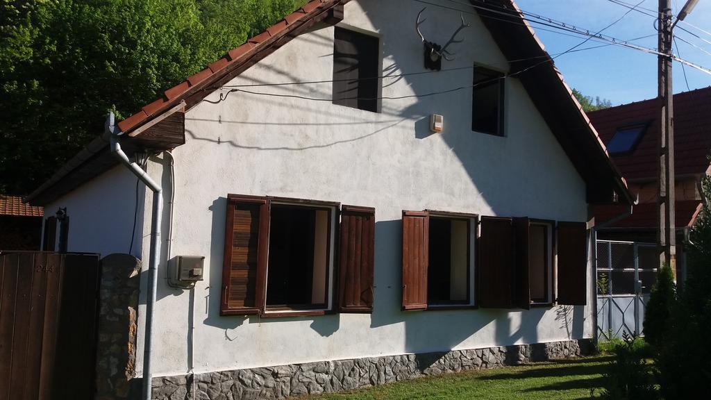 Casa Sasca Montana Villa Bagian luar foto