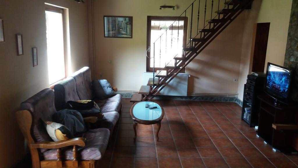 Casa Sasca Montana Villa Bagian luar foto